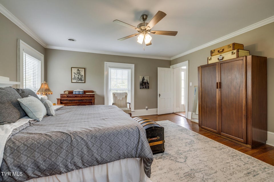 Photo #33: 239 Crestview Street