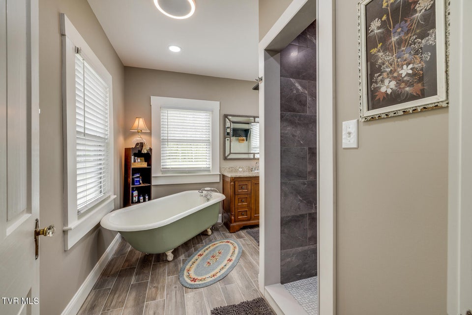 Photo #34: 239 Crestview Street