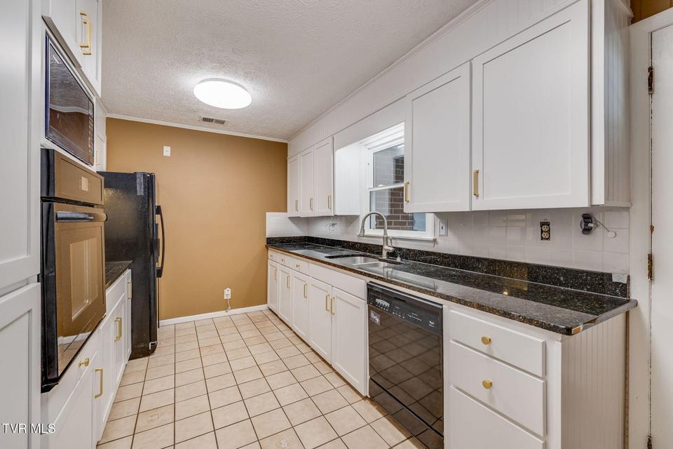 Photo #10: 1500 Woodmont Drive