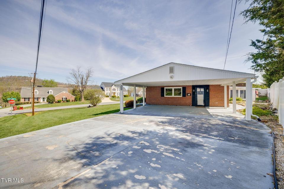 Photo #26: 1500 Woodmont Drive