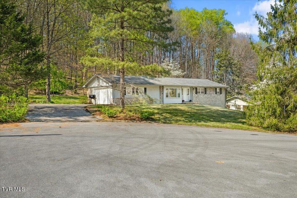 Photo #3: 4 Okeechobee Drive