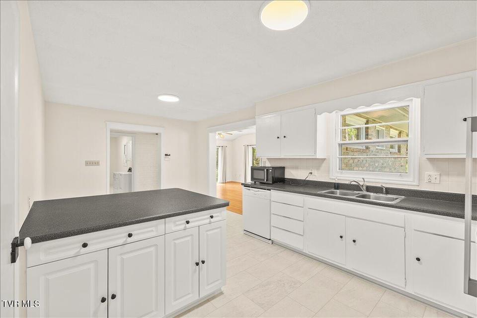 Photo #28: 4 Okeechobee Drive