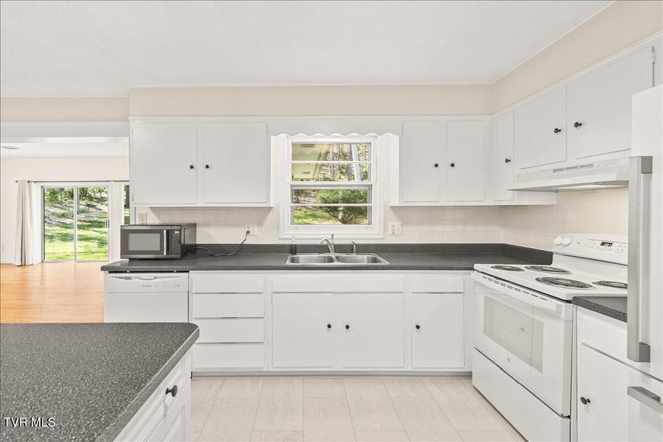 Photo #29: 4 Okeechobee Drive