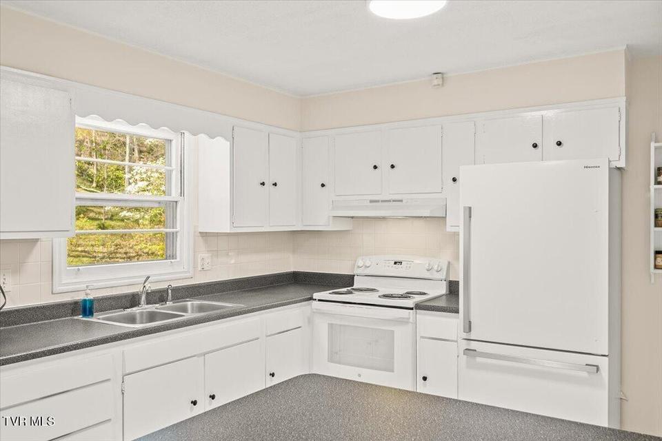 Photo #31: 4 Okeechobee Drive