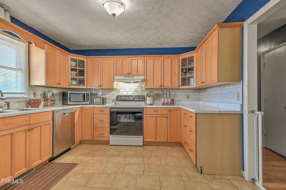 Photo #11: 134 Grandview Road