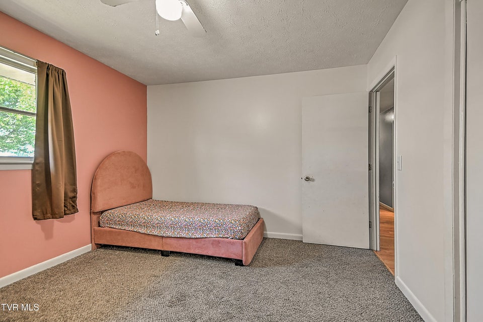 Photo #25: 134 Grandview Road