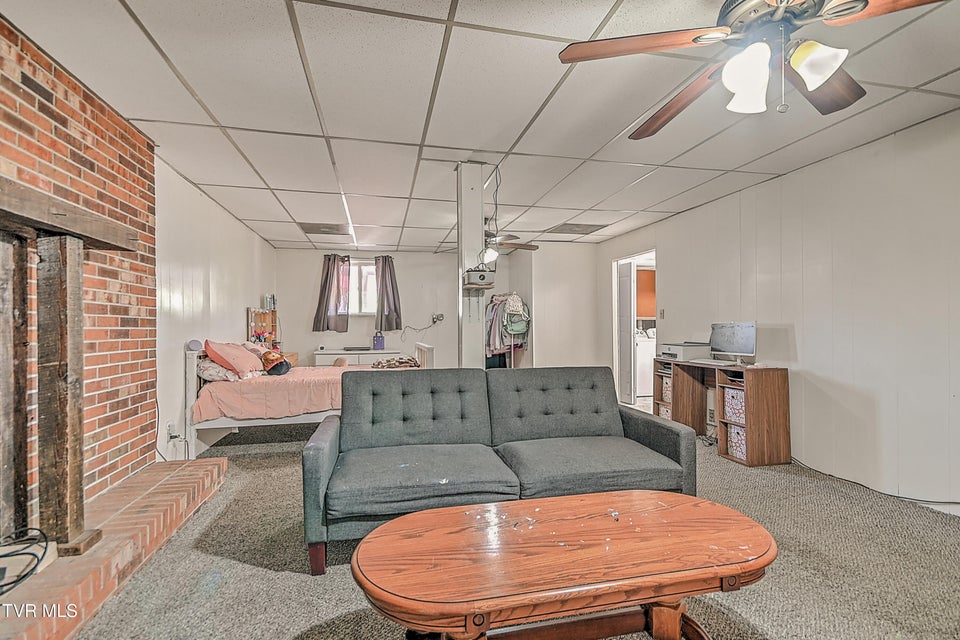 Photo #33: 134 Grandview Road