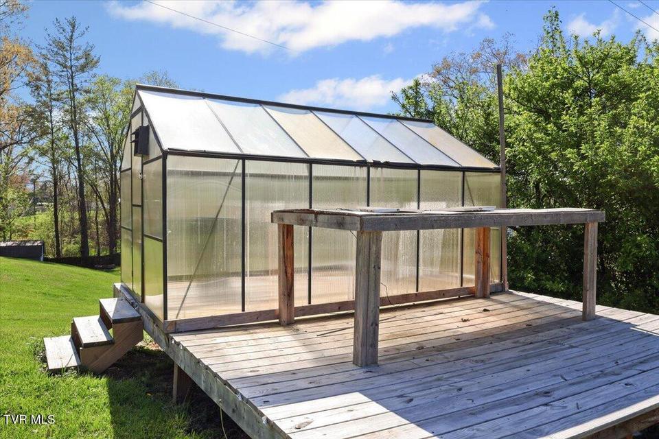 Photo #26: 306 Arbutus Avenue