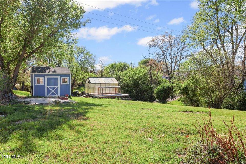 Photo #23: 306 Arbutus Avenue