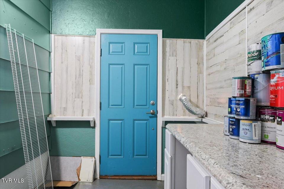 Photo #21: 306 Arbutus Avenue