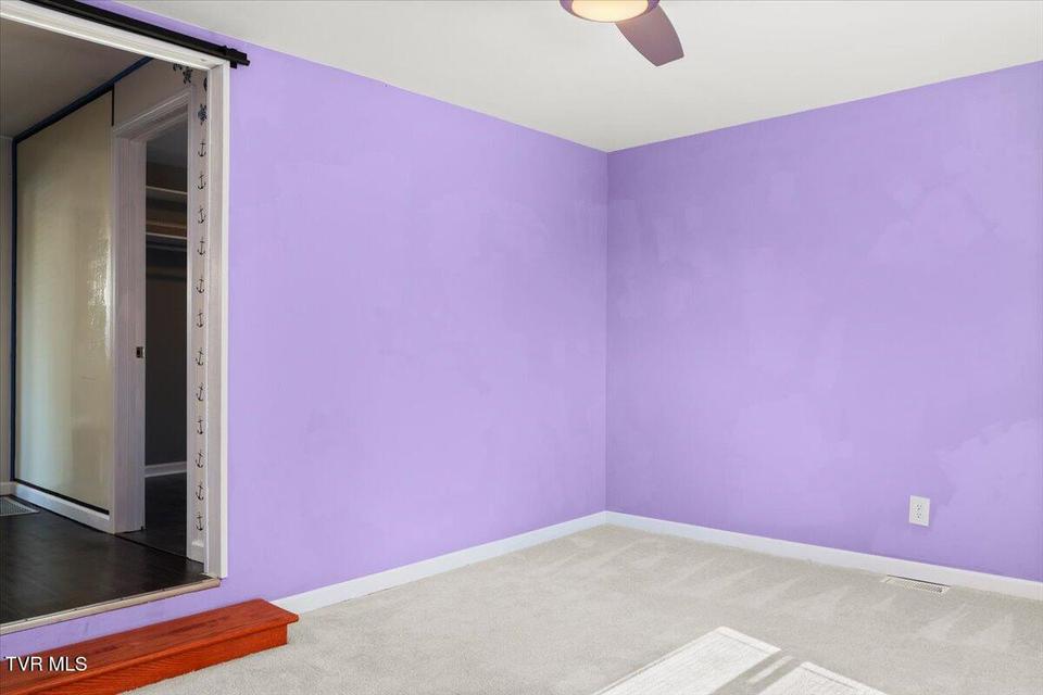 Photo #11: 306 Arbutus Avenue