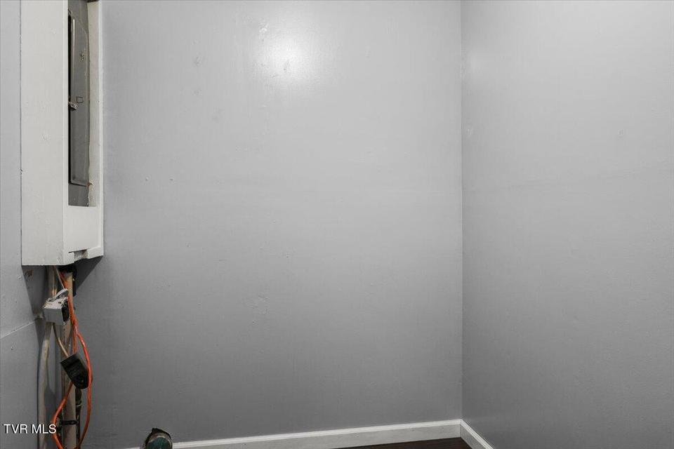 Photo #14: 306 Arbutus Avenue