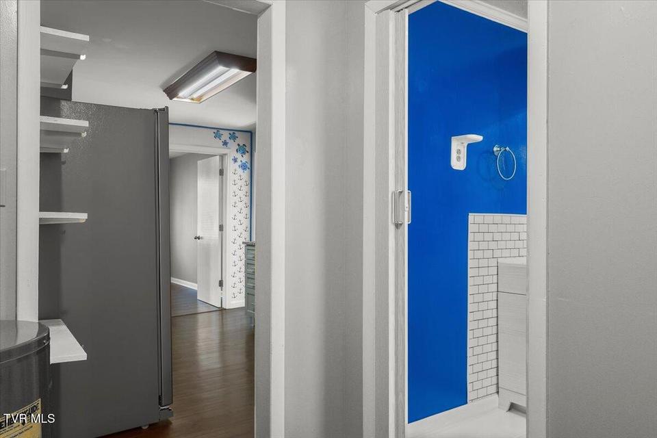 Photo #13: 306 Arbutus Avenue