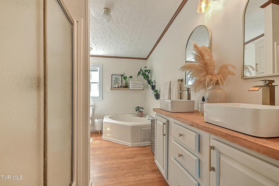 Photo #38: 800 Chadwell Road