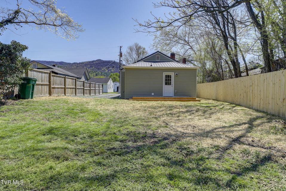 Photo #7: 511 Coffee Street