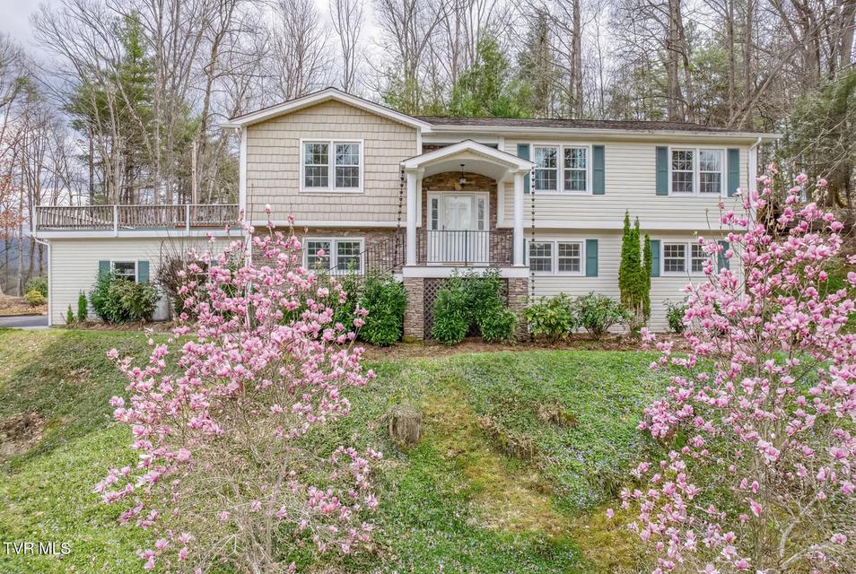 Photo #2: 580 Cedar Street