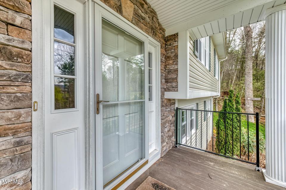 Photo #4: 580 Cedar Street