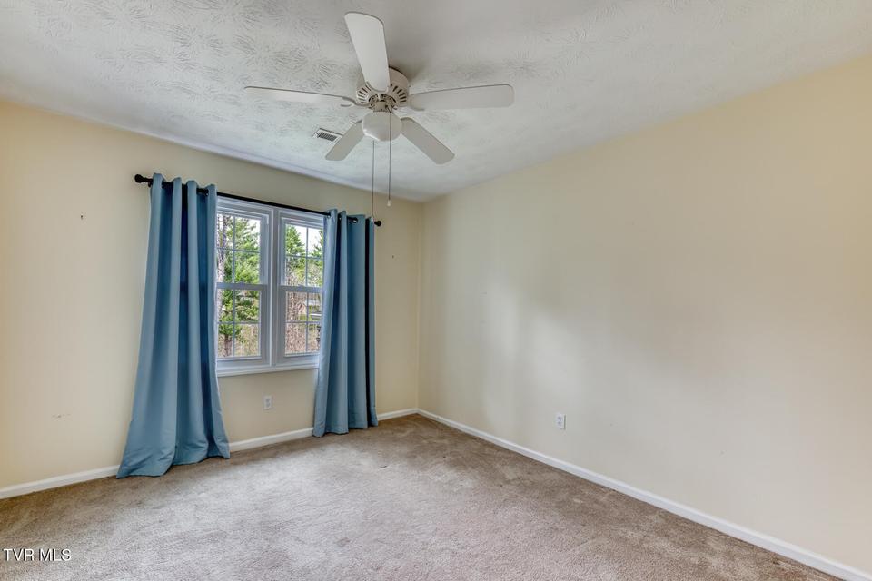 Photo #31: 580 Cedar Street