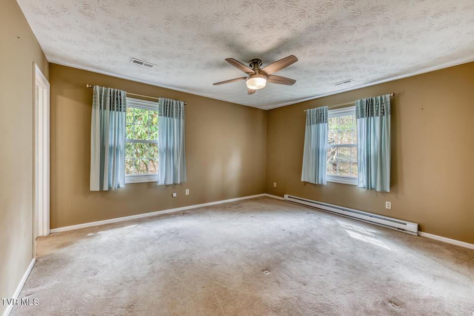 Photo #35: 580 Cedar Street