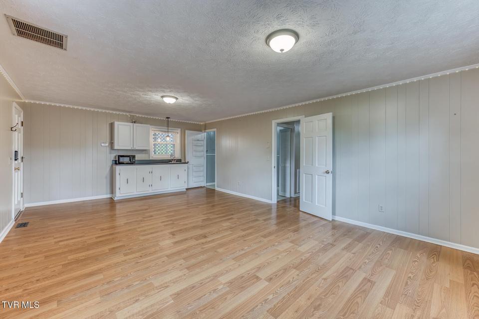 Photo #44: 580 Cedar Street