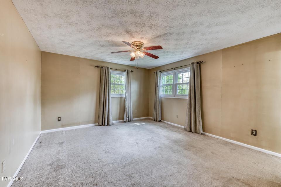 Photo #49: 580 Cedar Street