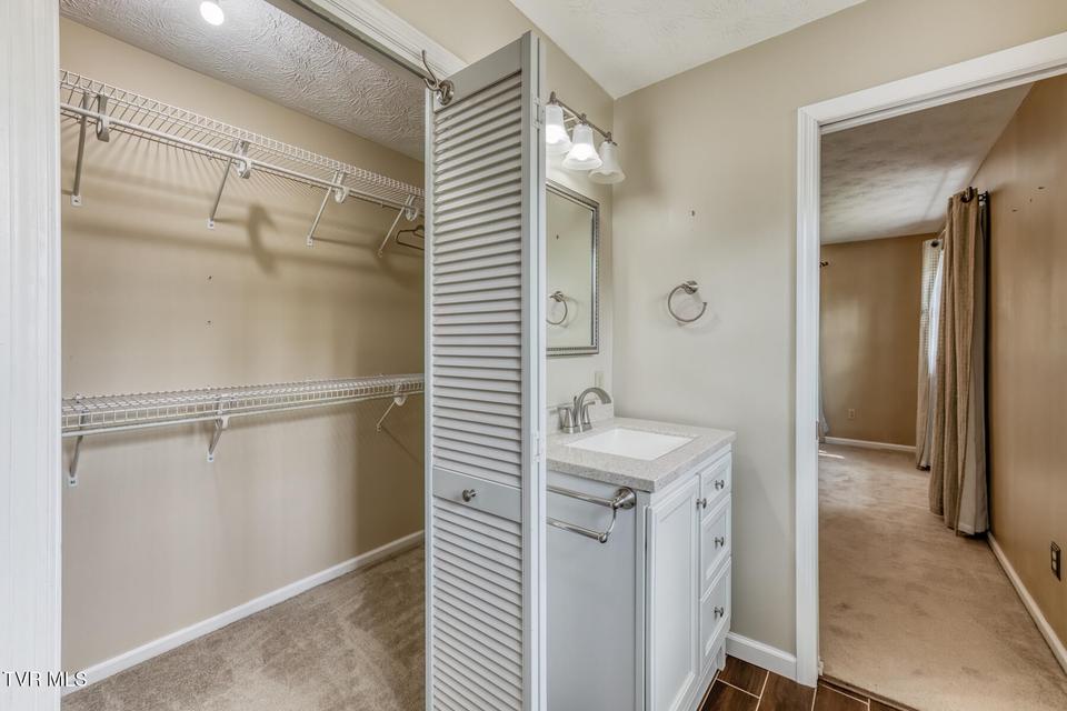 Photo #53: 580 Cedar Street