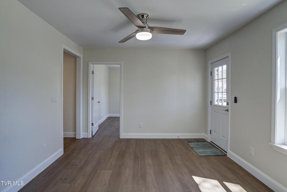 Photo #11: 511 Coffee Street