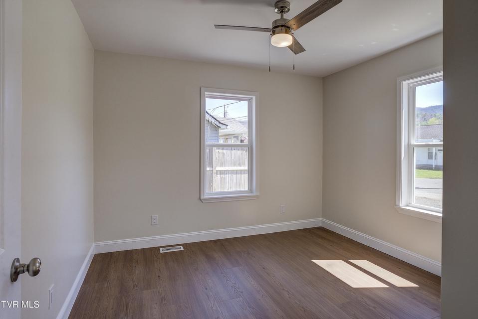 Photo #13: 511 Coffee Street