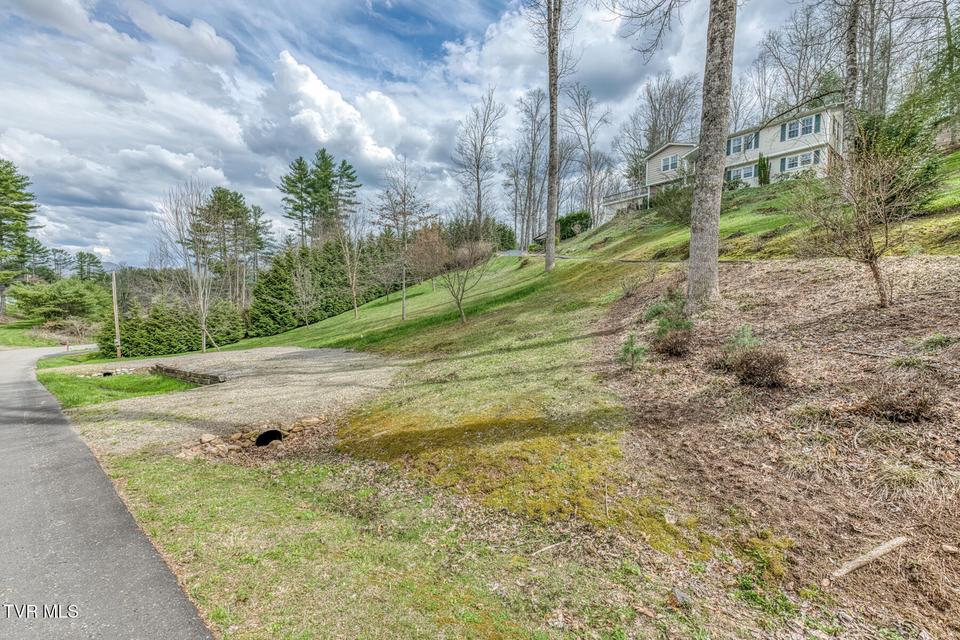 Photo #57: 580 Cedar Street