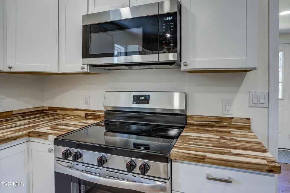 Photo #24: 511 Coffee Street