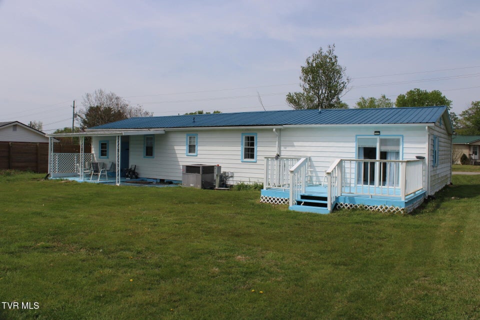 Photo #8: 574 Bailey Street