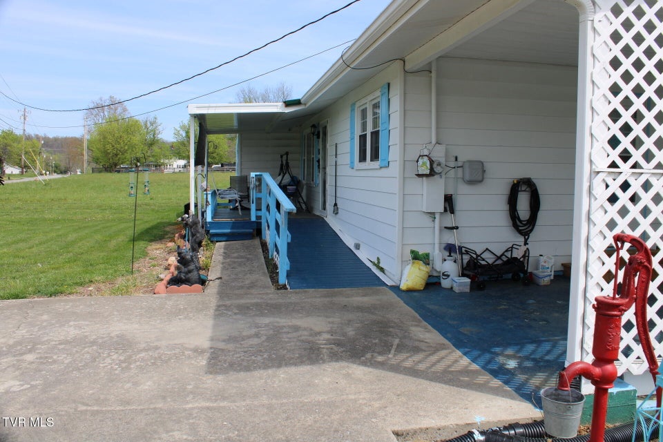 Photo #4: 574 Bailey Street