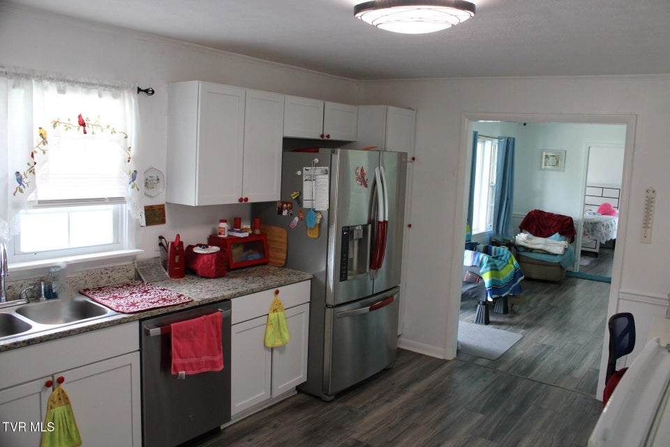 Photo #11: 574 Bailey Street