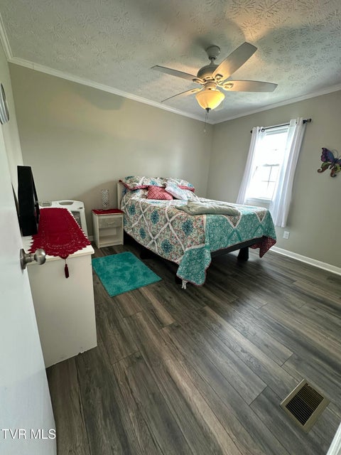 Photo #26: 574 Bailey Street