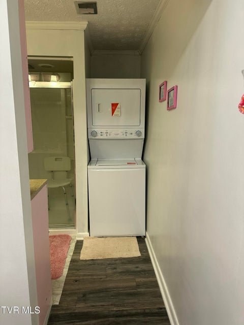 Photo #18: 574 Bailey Street