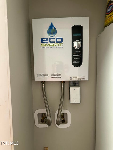 Photo #21: 574 Bailey Street