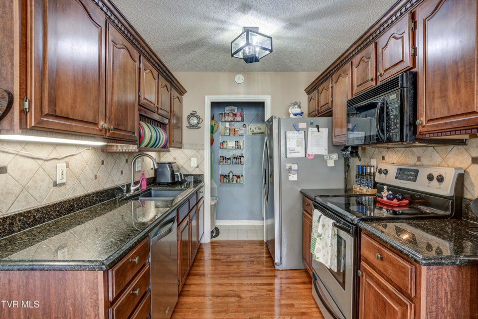 Photo #16: 425 Andover Court