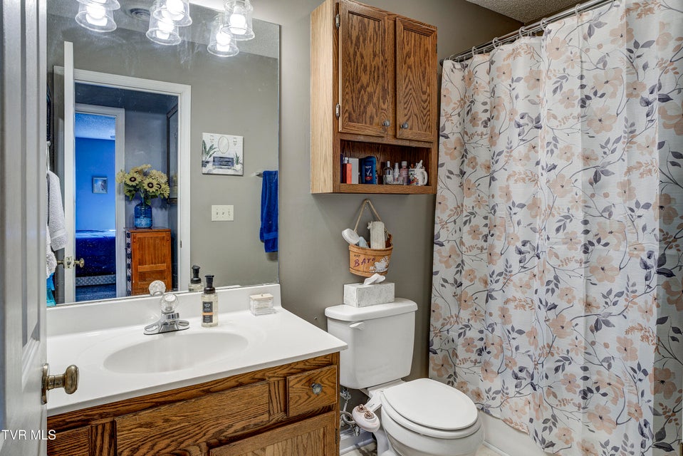 Photo #31: 425 Andover Court