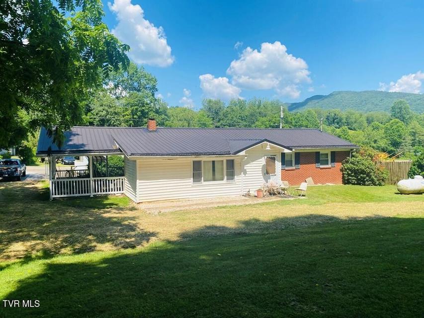 Photo #5: 1820 Pine Orchard Road