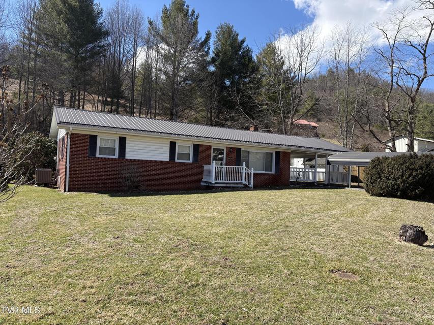 Photo #2: 1820 Pine Orchard Road