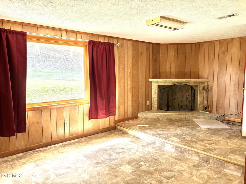 Photo #14: 1820 Pine Orchard Road