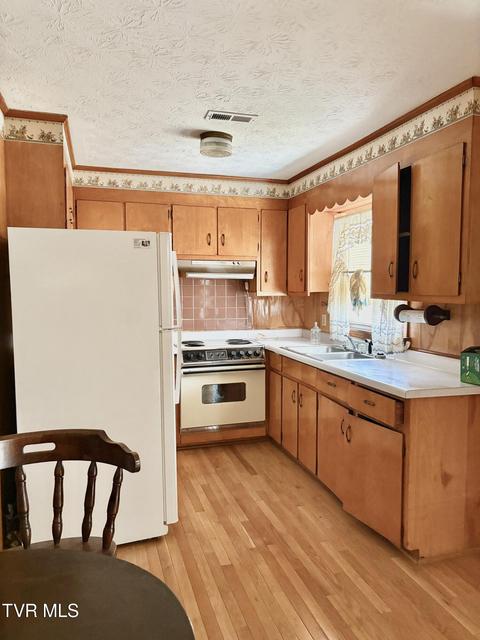 Photo #16: 1820 Pine Orchard Road