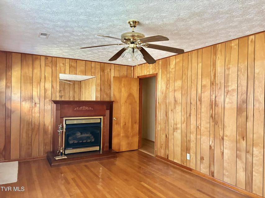 Photo #20: 1820 Pine Orchard Road