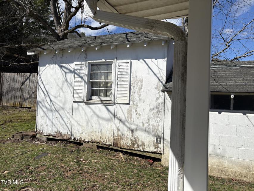 Photo #33: 1820 Pine Orchard Road