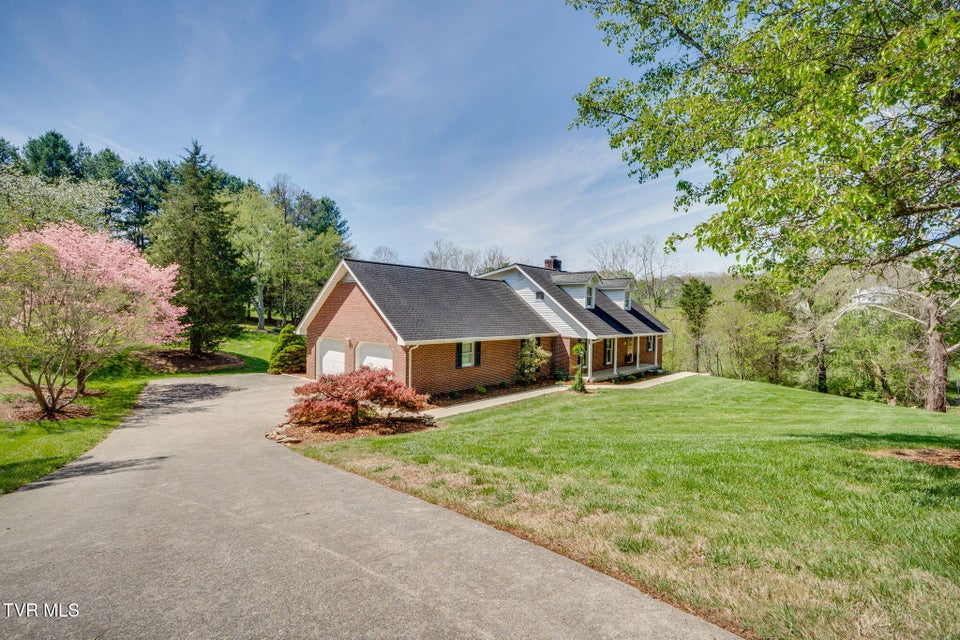 Photo #2: 400 Pactolus Road