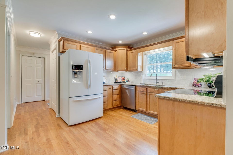 Photo #20: 400 Pactolus Road