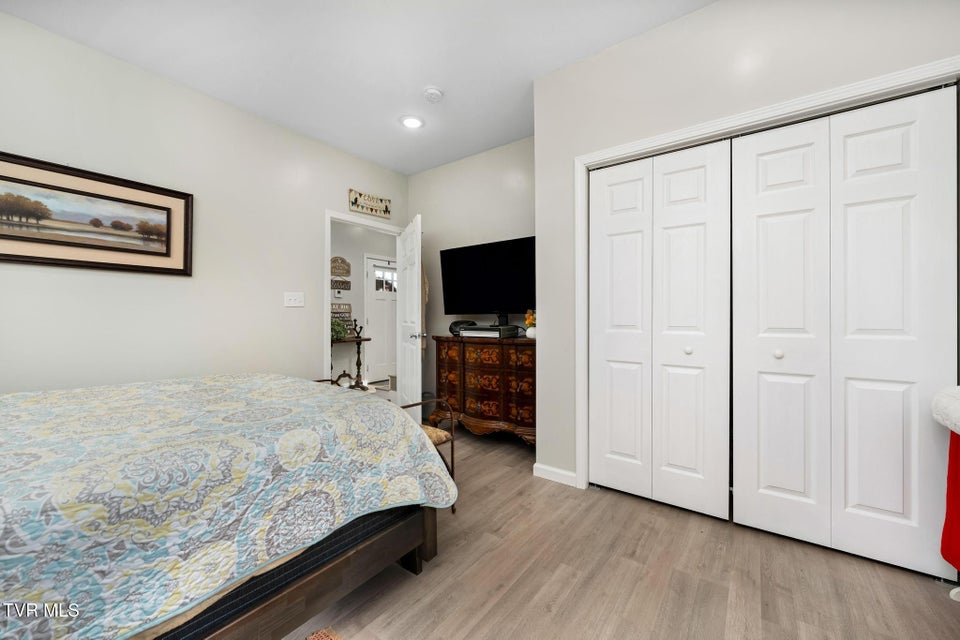 Photo #32: 250 Shady Street