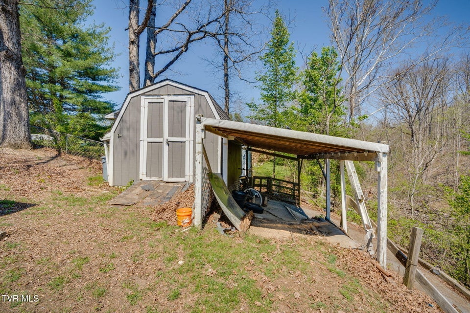 Photo #32: 444 Lenoir Road