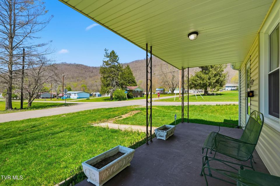 Photo #11: 18 28th North Street