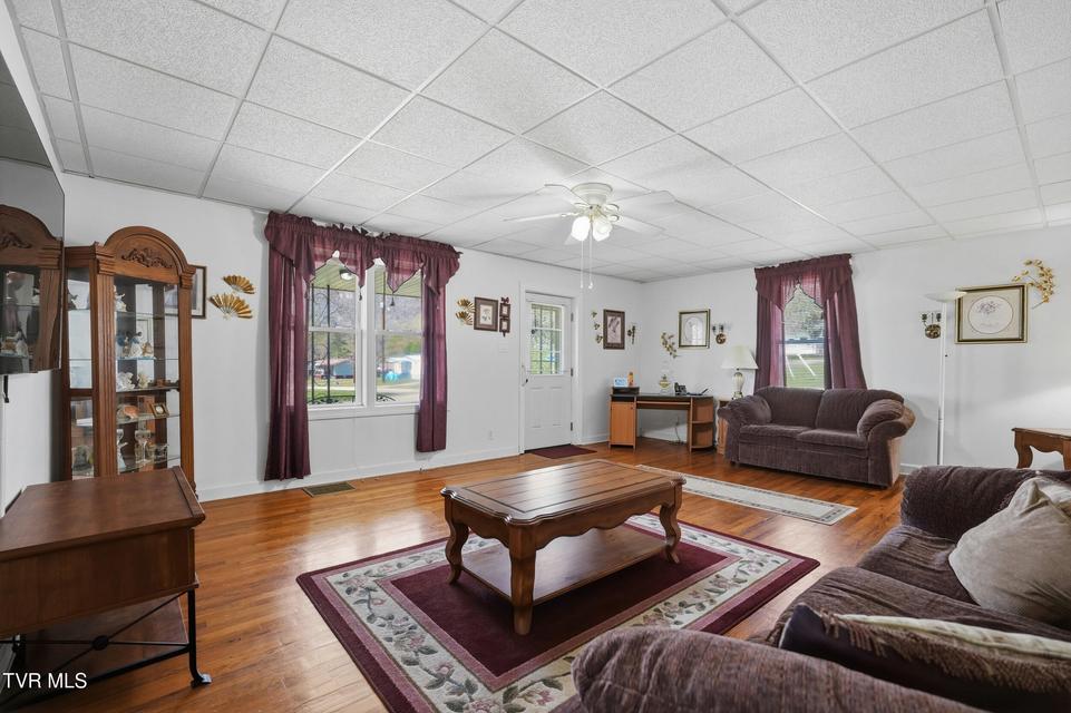 Photo #6: 18 28th North Street